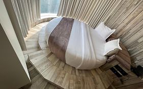 De Glance Hotel, Near Surat Railway Station